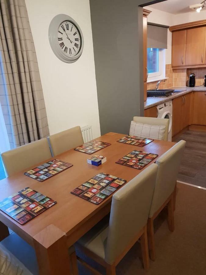 Chic Flat At Hairmyres Hospital & Train Station Apartment East Kilbride Bagian luar foto